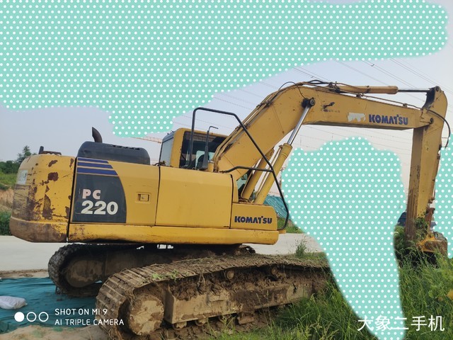 小松 PC220-8 挖掘机
