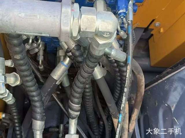 徐工 XE75D 挖掘机