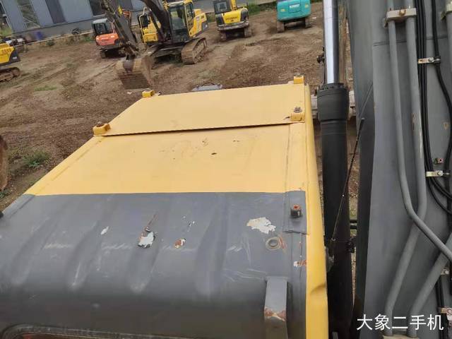 沃尔沃 EC240BLC 挖掘机