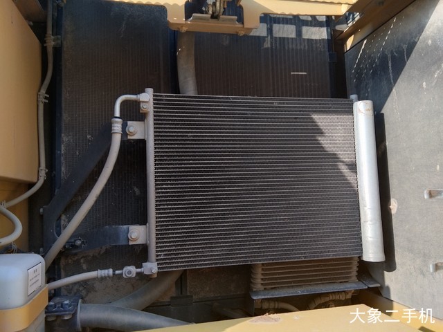 小松 PC220-8M0 挖掘机