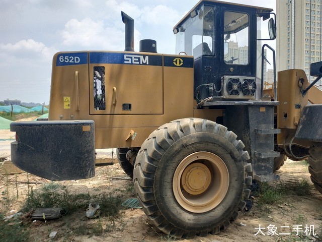 山工 SEM652D 装载机