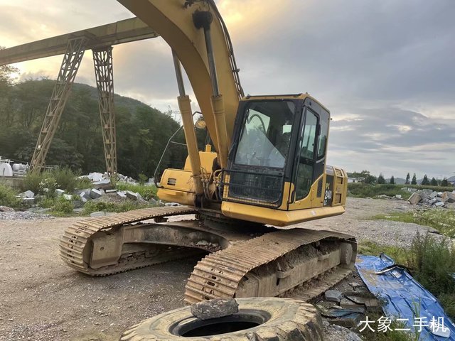 小松 PC240LC-8 挖掘机