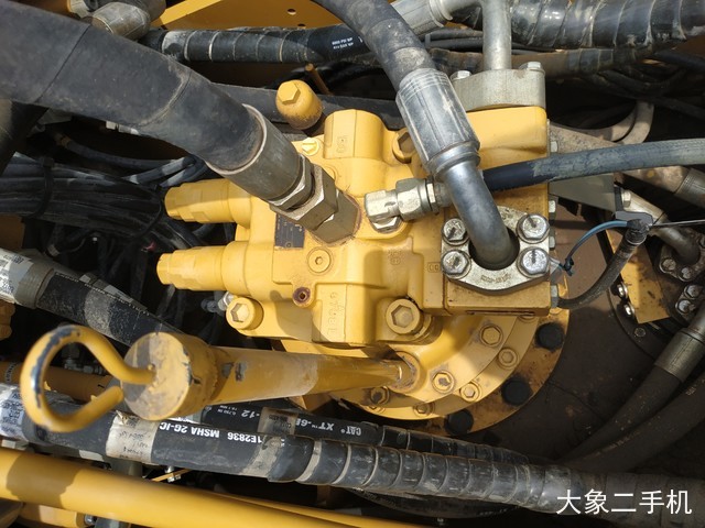 卡特彼勒 323D2L 挖掘机