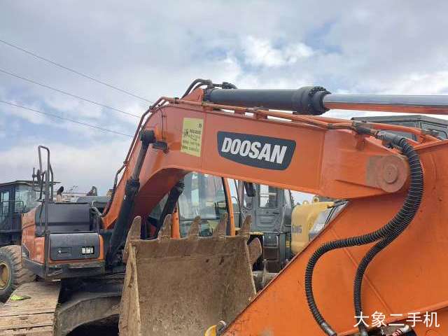 斗山 DH220-9E 挖掘机