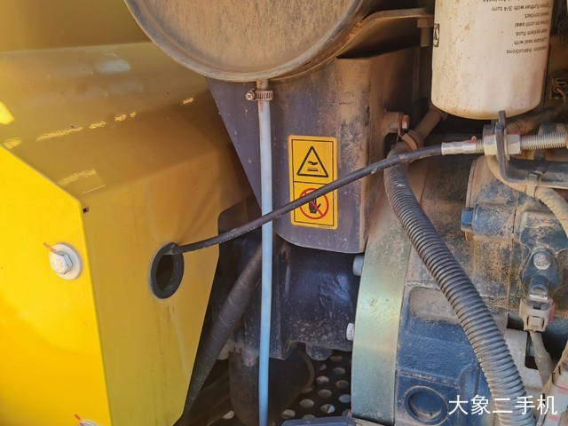 徐工 XE75D 挖掘机