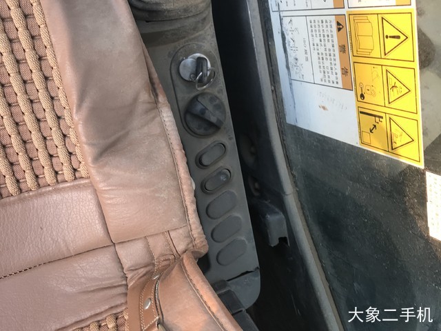 小松 PC220-8 挖掘机