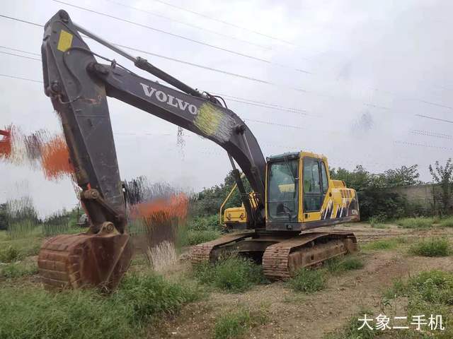 沃尔沃 EC210B 挖掘机