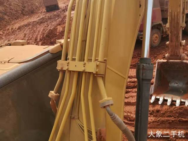 卡特彼勒 323DL 挖掘机