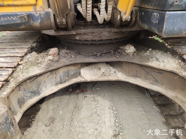 现代 R215-7 挖掘机