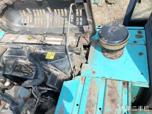 神钢 SK260 挖掘机