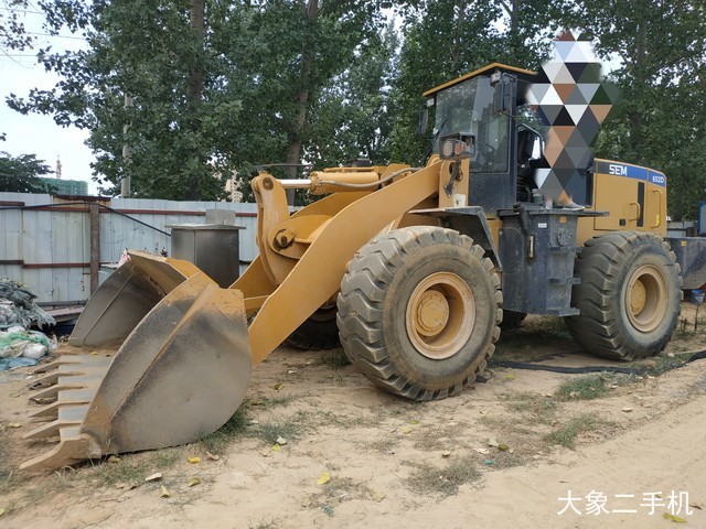 山工 SEM652D 装载机