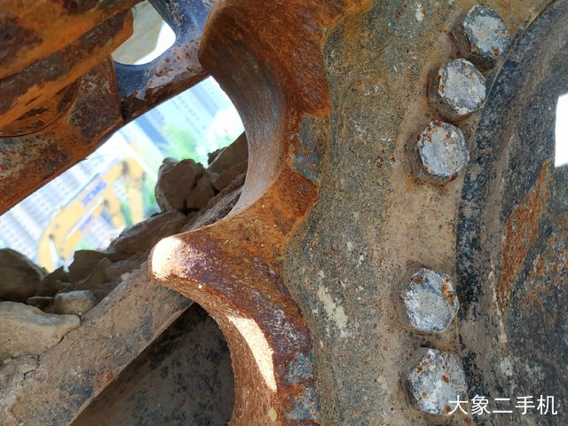 现代 R265LC-9 挖掘机