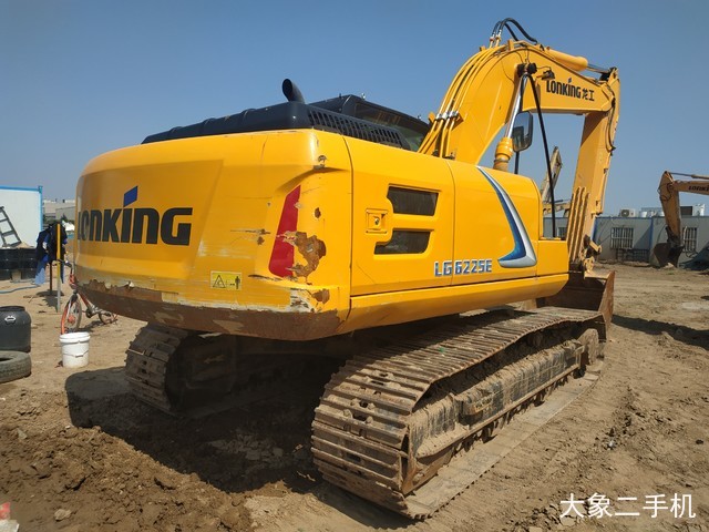 龙工 LG6225E 挖掘机