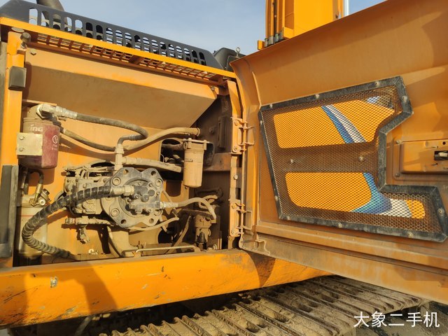 龙工 LG6225E 挖掘机