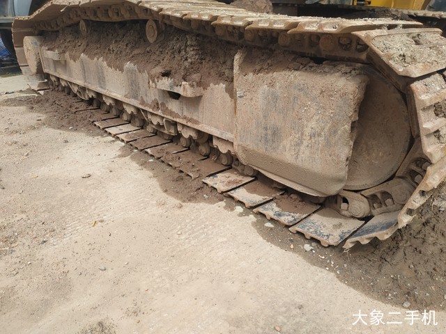 现代 R225LC-7 挖掘机