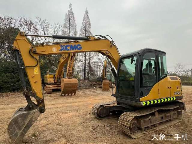 徐工 XE75D 挖掘机