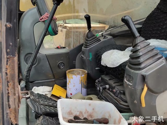 卡特彼勒 374DL 挖掘机