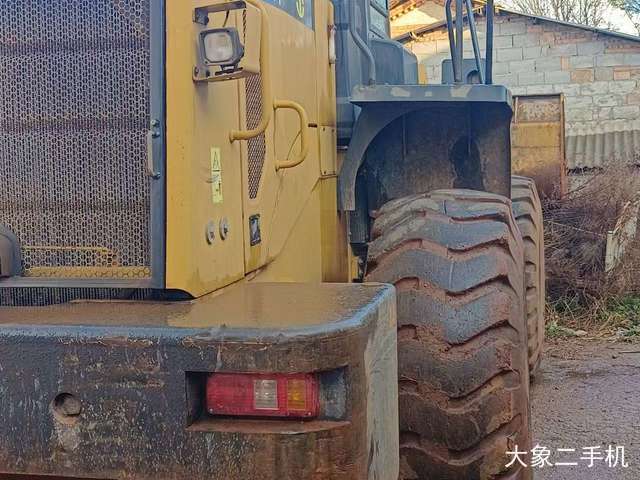 山工 SEM656D 装载机