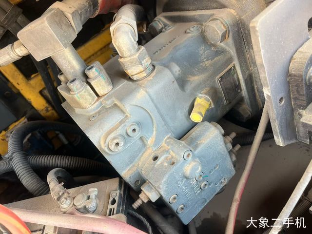 山东临工 E685F 挖掘机