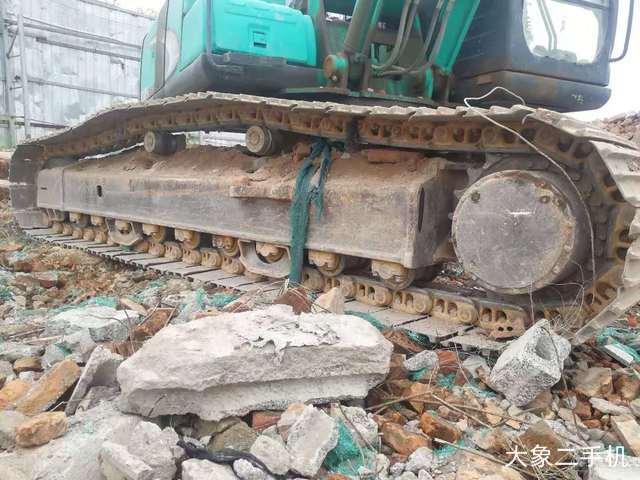 神钢 SK250-8 挖掘机