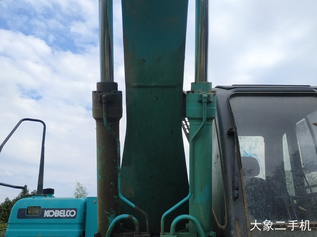 神钢 SK260LC-8 挖掘机