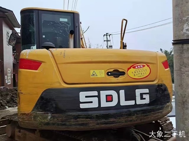 山东临工 E680F 挖掘机