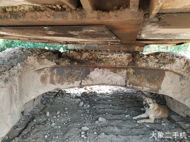 现代 R335LC-7 挖掘机