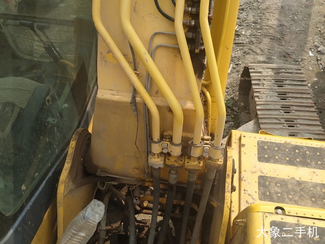 小松 PC240LC-8 挖掘机