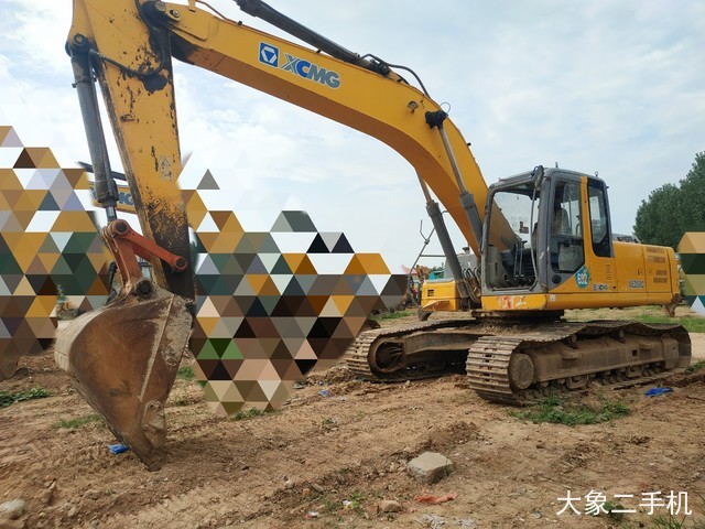 徐工 XE260C 挖掘机