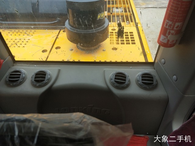 龙工 LG6225E 挖掘机