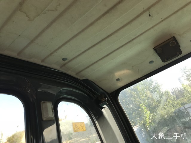 神钢 SK75-8 挖掘机