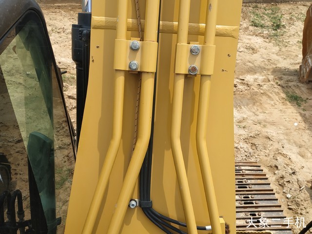 卡特彼勒 323D2L 挖掘机