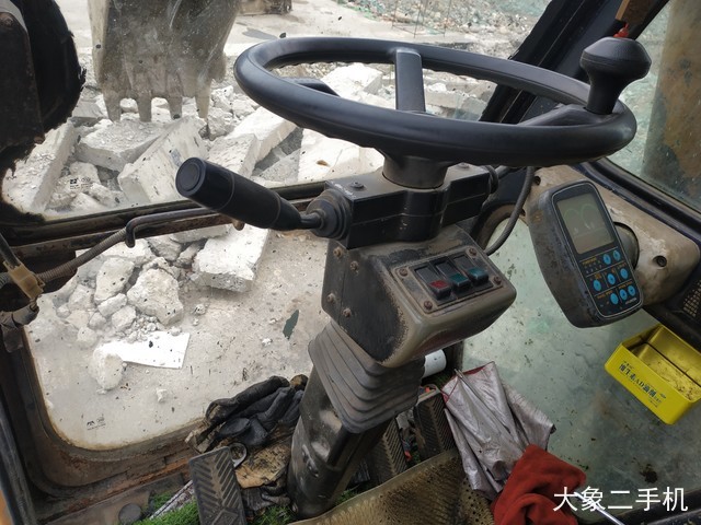 现代 R210W-5 挖掘机