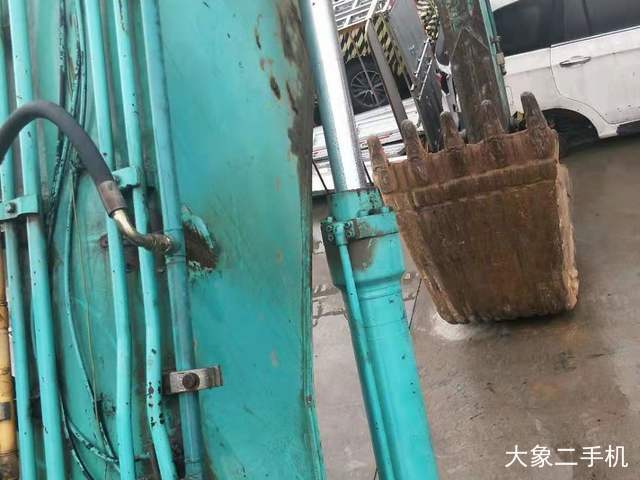 神钢 SK230 挖掘机