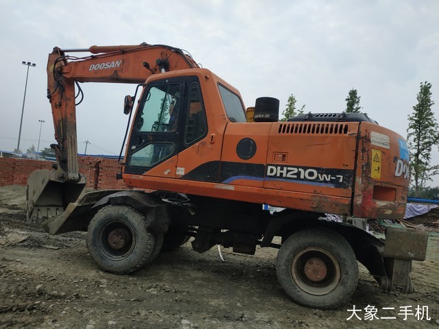 斗山 DH210W-7 挖掘机