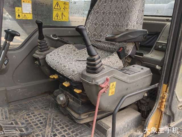 山东临工 E7150F 挖掘机