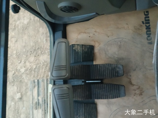 龙工 LG6225E 挖掘机