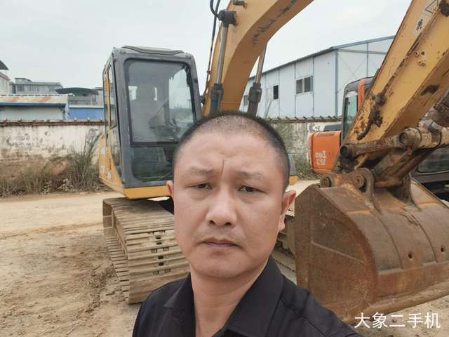 徐工 XE150 挖掘机