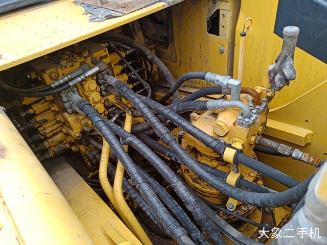 小松 PC240LC-8 挖掘机