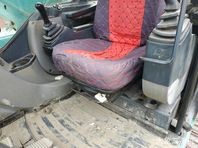 神钢 SK260LC-8 挖掘机