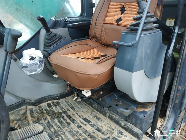 神钢 SK260LC-8 挖掘机