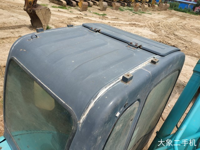 神钢 SK200-8 挖掘机