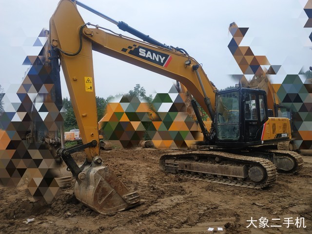 三一重工 SY215C-10 挖掘机