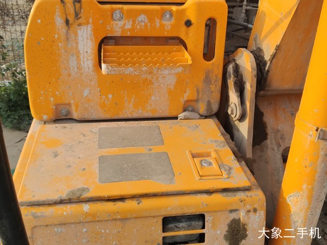 龙工 LG6225E 挖掘机