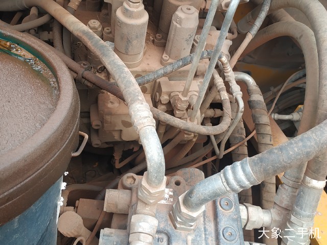 龙工 LG6225E 挖掘机