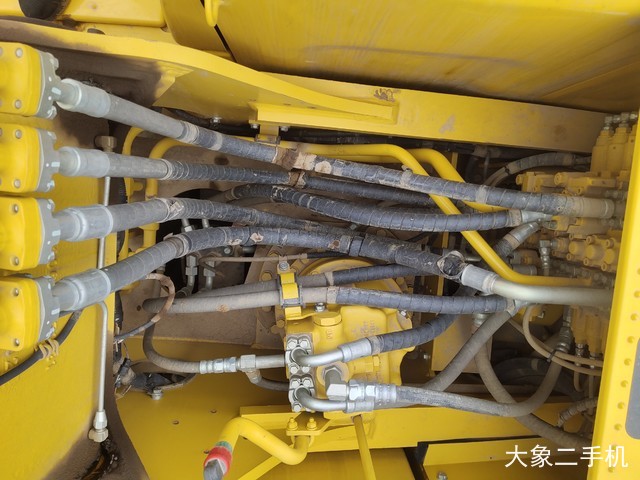 小松 PC220-8M0 挖掘机