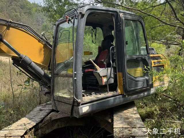 徐工 XE135D 挖掘机