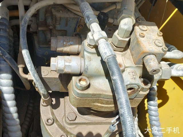 徐工 XE215C 挖掘机