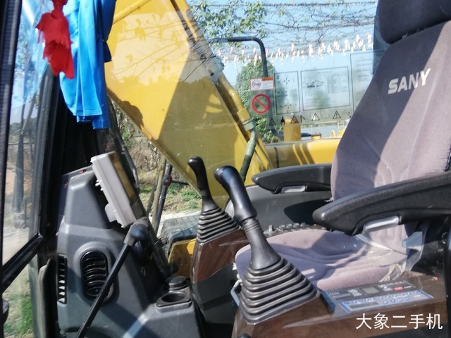 三一重工 SY135C 挖掘机