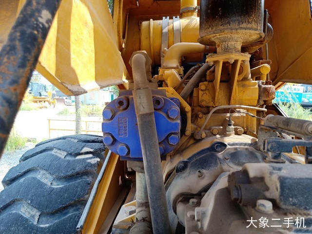 柳工 CLG6122 压路机